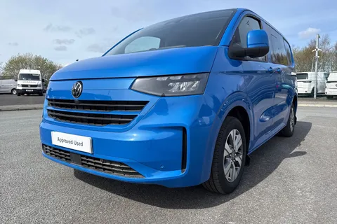 KM75XPF Volkswagen E-Transporter 160kW 65kWh Commerce Pro Kombi Van Auto Thumbnail #28