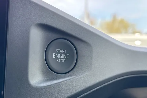 KM75XPF Volkswagen E-Transporter 160kW 65kWh Commerce Pro Kombi Van Auto Thumbnail #36