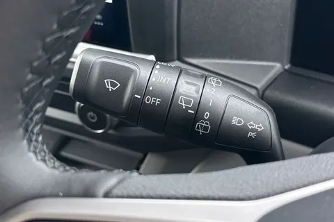 KM75XPF Volkswagen E-Transporter 160kW 65kWh Commerce Pro Kombi Van Auto Thumbnail #37