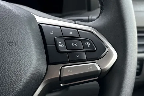 KM75XPF Volkswagen E-Transporter 160kW 65kWh Commerce Pro Kombi Van Auto Thumbnail #39