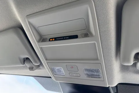 KM75XPF Volkswagen E-Transporter 160kW 65kWh Commerce Pro Kombi Van Auto Thumbnail #41