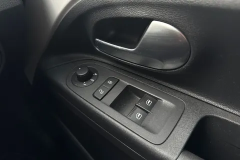 DF21LFN SEAT Mii 36.8kWh Auto 5dr Thumbnail #18