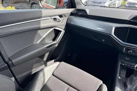 OV70DTX Audi Q3 1.5 TFSI CoD 35 S line Sportback S Tronic Euro 6 (s/s) 5dr Thumbnail #21