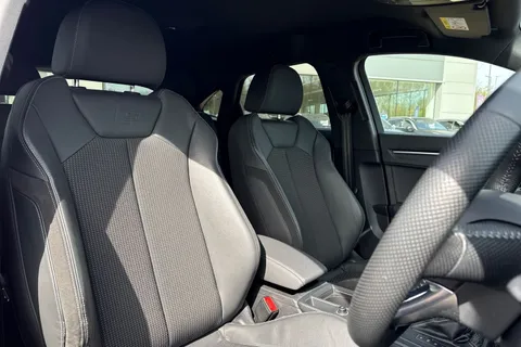 OV70DTX Audi Q3 1.5 TFSI CoD 35 S line Sportback S Tronic Euro 6 (s/s) 5dr Thumbnail #25