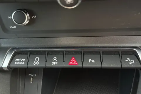 OV70DTX Audi Q3 1.5 TFSI CoD 35 S line Sportback S Tronic Euro 6 (s/s) 5dr Thumbnail #54