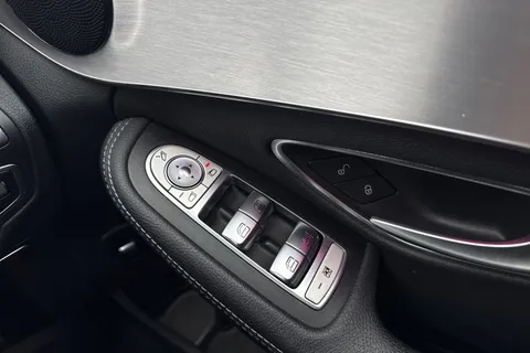 KK19KNF Mercedes-Benz C Class 1.5 C200 MHEV EQ Boost AMG Line (Premium) G-Tronic+ Euro 6 (s/s) 4dr Thumbnail #19