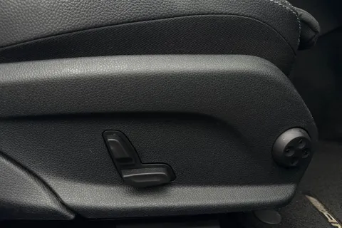 KK19KNF Mercedes-Benz C Class 1.5 C200 MHEV EQ Boost AMG Line (Premium) G-Tronic+ Euro 6 (s/s) 4dr Thumbnail #29