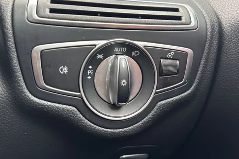 KK19KNF Mercedes-Benz C Class 1.5 C200 MHEV EQ Boost AMG Line (Premium) G-Tronic+ Euro 6 (s/s) 4dr Thumbnail #35