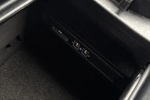 KK19KNF Mercedes-Benz C Class 1.5 C200 MHEV EQ Boost AMG Line (Premium) G-Tronic+ Euro 6 (s/s) 4dr Thumbnail #43