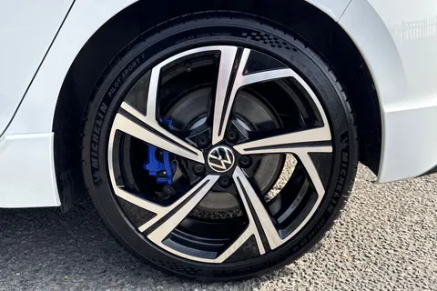 YH71LSU Volkswagen Golf 2.0 TSI R DSG 4Motion Euro 6 (s/s) 5dr Thumbnail #13