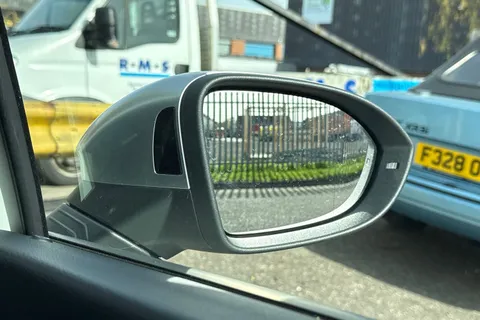 YH71LSU Volkswagen Golf 2.0 TSI R DSG 4Motion Euro 6 (s/s) 5dr Thumbnail #22