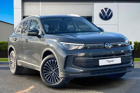 DC25NHU Volkswagen Tiguan 1.5 eTSI 150 Match 5dr DSG Thumbnail #2