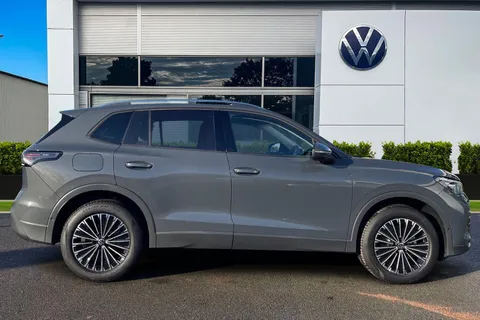 DC25NHU Volkswagen Tiguan 1.5 eTSI 150 Match 5dr DSG Thumbnail #4