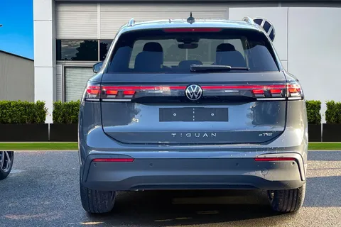 DC25NHU Volkswagen Tiguan 1.5 eTSI 150 Match 5dr DSG Thumbnail #5