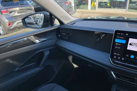 DC25NHU Volkswagen Tiguan 1.5 eTSI 150 Match 5dr DSG Thumbnail #21