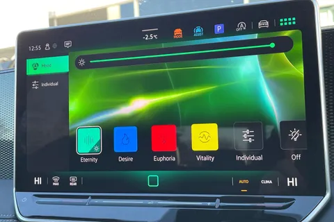 DC25NHU Volkswagen Tiguan 1.5 eTSI 150 Match 5dr DSG Thumbnail #32