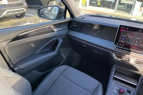 DC25NHU Volkswagen Tiguan 1.5 eTSI 150 Match 5dr DSG Thumbnail #40