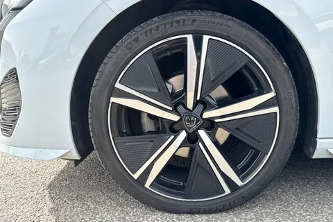 13 of 60 for PEUGEOT 308 1.2 PureTech GT EAT Euro 6 (s/s) 5dr