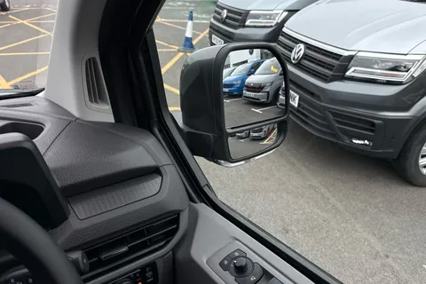 KW75NCJ Volkswagen E-Transporter 286PS 65kWh Commerce Pro Kombi Van Auto Thumbnail #22