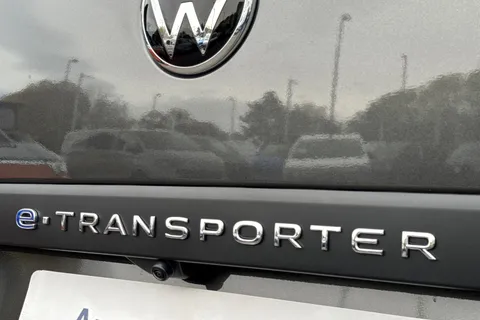 KW75NCJ Volkswagen E-Transporter 286PS 65kWh Commerce Pro Kombi Van Auto Thumbnail #38