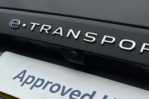 KW75NCJ Volkswagen E-Transporter 286PS 65kWh Commerce Pro Kombi Van Auto Thumbnail #39