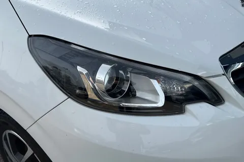 9 of 52 for PEUGEOT 108 1.2 PureTech Allure Top! Euro 6 5dr