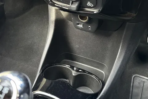 35 of 52 for PEUGEOT 108 1.2 PureTech Allure Top! Euro 6 5dr