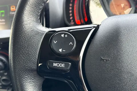 37 of 52 for PEUGEOT 108 1.2 PureTech Allure Top! Euro 6 5dr