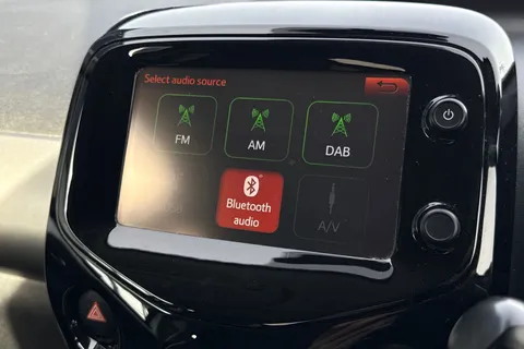 41 of 52 for PEUGEOT 108 1.2 PureTech Allure Top! Euro 6 5dr