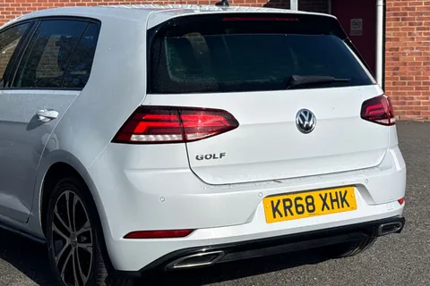 KR68XHK Volkswagen Golf 1.5 TSI EVO R-Line Euro 6 (s/s) 5dr Thumbnail #9