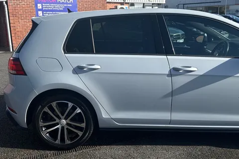 KR68XHK Volkswagen Golf 1.5 TSI EVO R-Line Euro 6 (s/s) 5dr Thumbnail #31