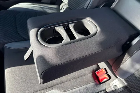 KR68XHK Volkswagen Golf 1.5 TSI EVO R-Line Euro 6 (s/s) 5dr Thumbnail #32