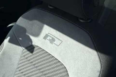 KR68XHK Volkswagen Golf 1.5 TSI EVO R-Line Euro 6 (s/s) 5dr Thumbnail #33