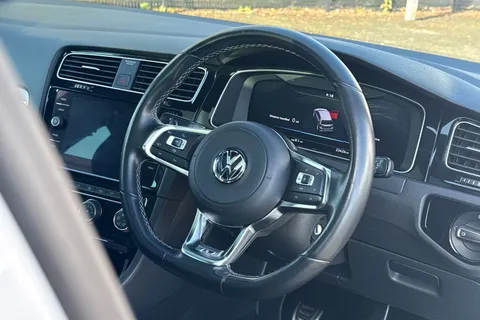 KR68XHK Volkswagen Golf 1.5 TSI EVO R-Line Euro 6 (s/s) 5dr Thumbnail #37