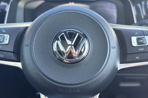 KR68XHK Volkswagen Golf 1.5 TSI EVO R-Line Euro 6 (s/s) 5dr Thumbnail #38