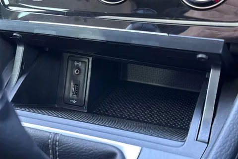 KR68XHK Volkswagen Golf 1.5 TSI EVO R-Line Euro 6 (s/s) 5dr Thumbnail #47