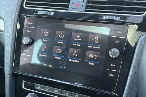 KR68XHK Volkswagen Golf 1.5 TSI EVO R-Line Euro 6 (s/s) 5dr Thumbnail #49