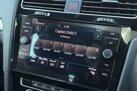 KR68XHK Volkswagen Golf 1.5 TSI EVO R-Line Euro 6 (s/s) 5dr Thumbnail #51