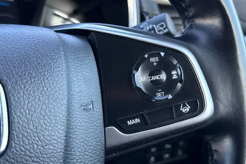 HX70YYD Honda CR-V 2.0 i-MMD Hybrid SR 5dr eCVT Thumbnail #38