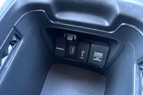 HX70YYD Honda CR-V 2.0 i-MMD Hybrid SR 5dr eCVT Thumbnail #41