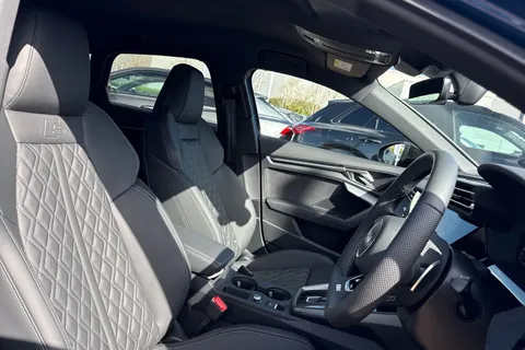 DG75WCZ Audi S3 Black Edition TFSI  333 PS S tronic Thumbnail #46