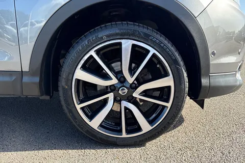 10 of 67 for Nissan Qashqai 1.5 dCi Tekna 2WD Euro 6 (s/s) 5dr