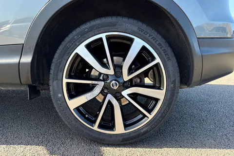 12 of 67 for Nissan Qashqai 1.5 dCi Tekna 2WD Euro 6 (s/s) 5dr