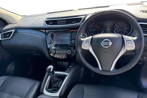 18 of 67 for Nissan Qashqai 1.5 dCi Tekna 2WD Euro 6 (s/s) 5dr