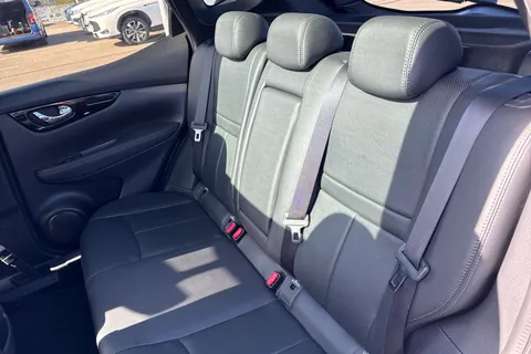 19 of 67 for Nissan Qashqai 1.5 dCi Tekna 2WD Euro 6 (s/s) 5dr