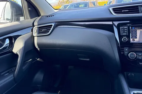 20 of 67 for Nissan Qashqai 1.5 dCi Tekna 2WD Euro 6 (s/s) 5dr