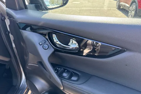 21 of 67 for Nissan Qashqai 1.5 dCi Tekna 2WD Euro 6 (s/s) 5dr