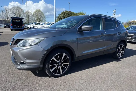 27 of 67 for Nissan Qashqai 1.5 dCi Tekna 2WD Euro 6 (s/s) 5dr