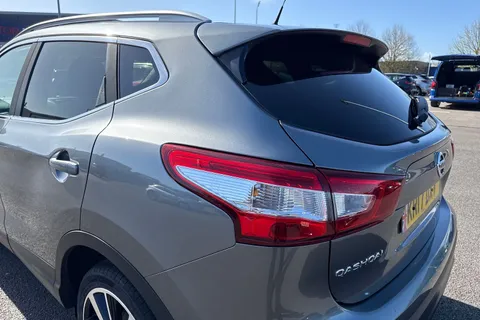 30 of 67 for Nissan Qashqai 1.5 dCi Tekna 2WD Euro 6 (s/s) 5dr