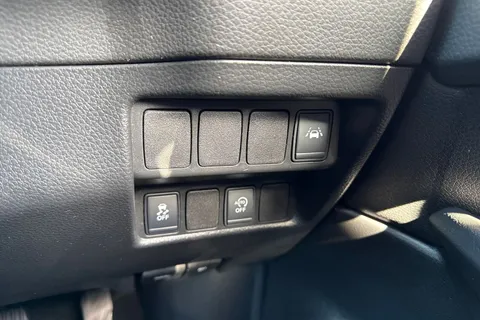 44 of 67 for Nissan Qashqai 1.5 dCi Tekna 2WD Euro 6 (s/s) 5dr